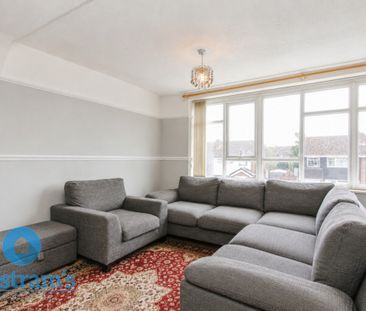 3 bed Flat for Rent - Photo 3