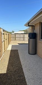 Modern 2-Bedroom Duplex! - Photo 4