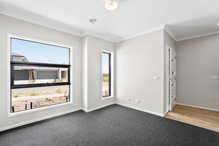 44 Ruthven Way, Mambourin. - Photo 5