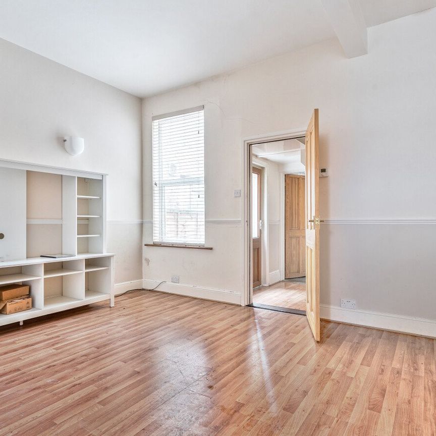 3 bedroom terraced house to rent - Photo 1