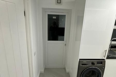 Swinburne Road - Photo 3