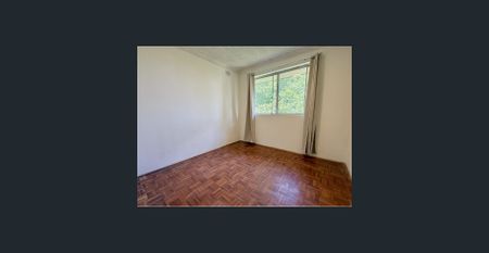 Top-Floor Gem with Modern Upgrades in Prime Liverpool Location - Photo 4