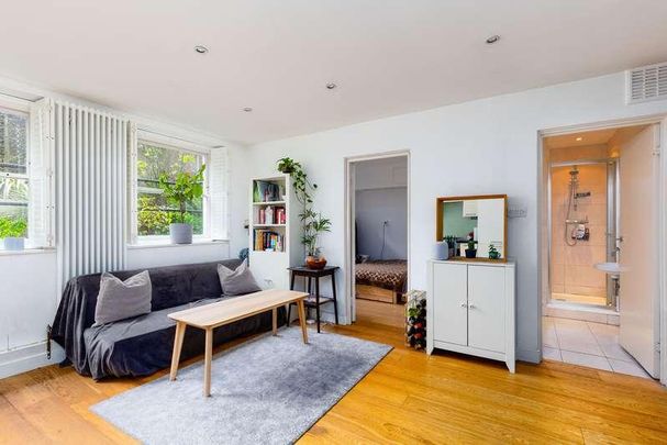 Highbury Crescent, Wilmington House, N5 - Photo 1