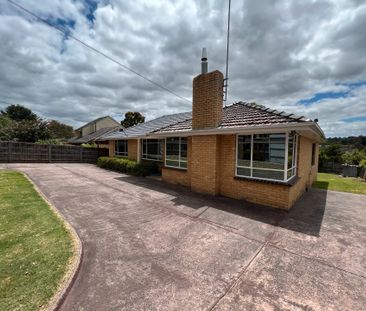 4 Bedroom Home with Extra Parking - - Photo 4
