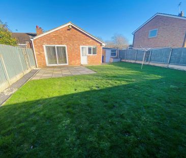 2 bedroom bungalow to rent - Photo 2
