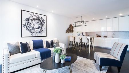 2 Bed Flat, Charles Clowes Walk, SW11 - Photo 3