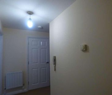 Beeston Court, Laindon, Basildon, SS15 - Photo 4