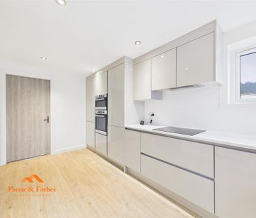 3 bedroom semi-detached house to rent - Photo 6