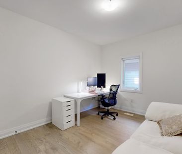 For Lease - 97 Halldorson Avenue, Aurora, Ontario - Photo 4
