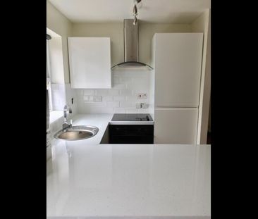 1 Bed Terraced House, Hickman Close, E16 - Photo 5