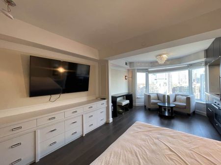 YORKVILLE PLAZA: Avenue Rd & Yorkville Ave (155 Yorkville Ave) AD#102405 - Photo 3