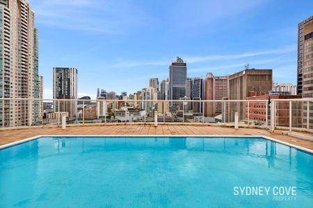 RENOVATED APARTMENT IN A FANTASTIC LOCATION | FURNISHED - Photo 5