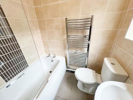 2 bedroom terraced house to rent - Photo 5