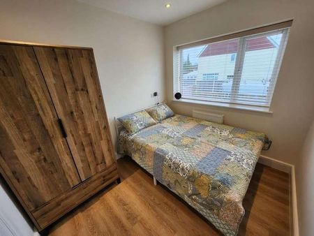 Barnfield Road, St Albans, AL4 - Photo 2