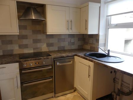 2 bedroom apartment to rent - Photo 5