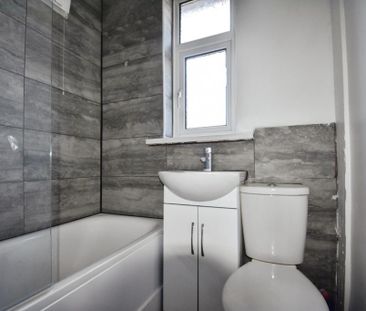 3 bedroom end of terrace house to rent - Photo 6