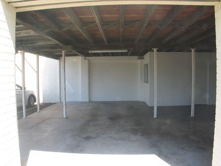 Central 2 Bedroom Unit - Photo 4