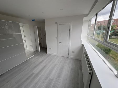 2 Bed Flat, Station Road, NW4 - Photo 4
