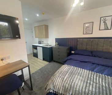 Newly Refurbished Ensuite Room With Kitchenette, PE1 - Photo 2