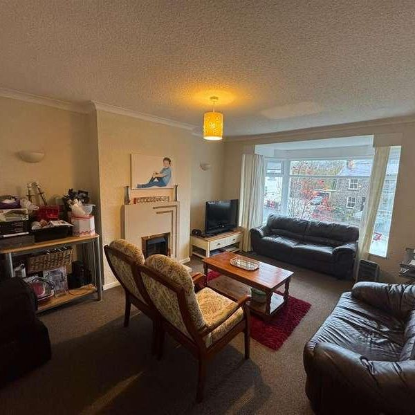 Fell Lane, Keighley, BD22 - Photo 1