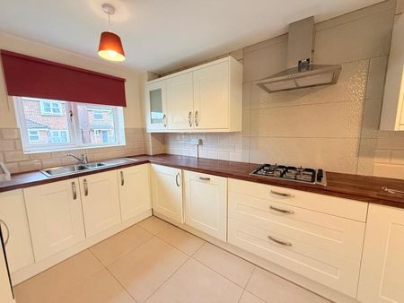 3 bedroom detached house to rent - Photo 3