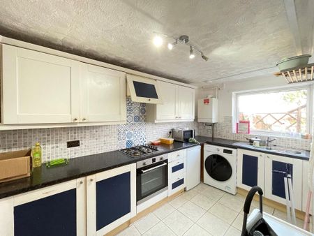 5 bedroom property to rent - Photo 2