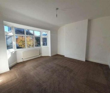 St Davids Avenue, Bexhill On Sea, TN40 - Photo 2