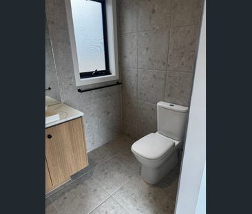 BRAND NEW - $550 PW AVAIL NOW - Photo 2