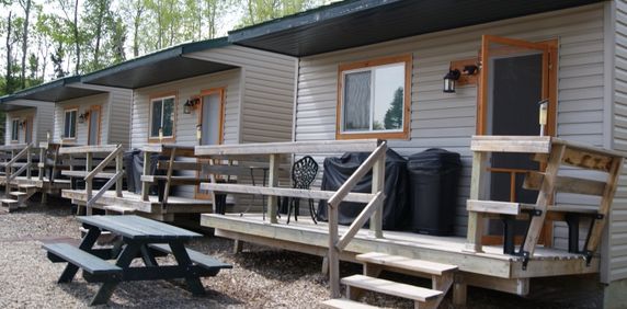 Bear Tracks Cabin Rentals - Photo 2