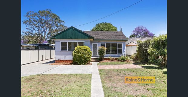 2 BEDROOM HOUSE - Photo 1