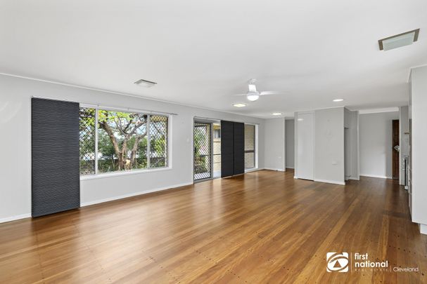 CHARMING TWO BEDROOM HOME IN THORNLANDS. - Photo 1