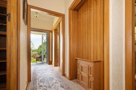 Fully Furnished Character Home - Photo 4