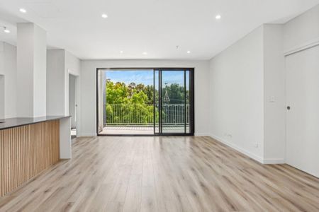 Open the Door To City-Fringe Sophistication and Style - Photo 3