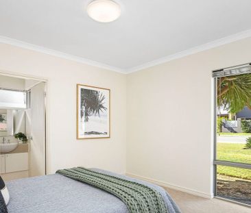 Modern Family Living on a Quiet Street in the Heart of Innaloo, Clo... - Photo 6