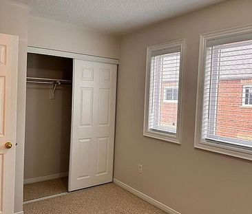 For Lease - 3819 Allcroft Road, Mississauga, Ontario - Photo 2