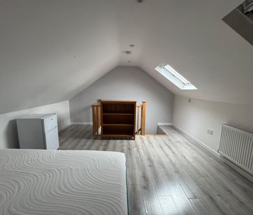 Room in a Shared House, Shelbourne Road, N17 - Photo 1