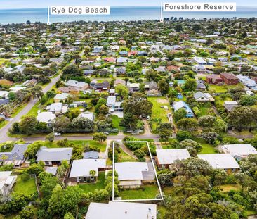 Spacious Family Living Just Moments from the Foreshore - Photo 5
