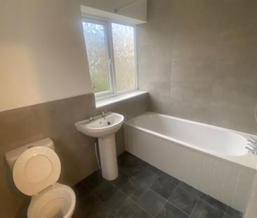 3 bedroom link detached house to rent - Photo 4