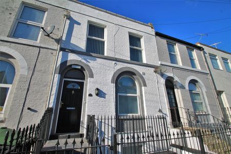 1 bedroom Flat To Let - Photo 5