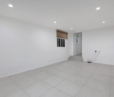 Modern Brick Granny Flat - Walk to Kingsgrove Station and Shops - Photo 1