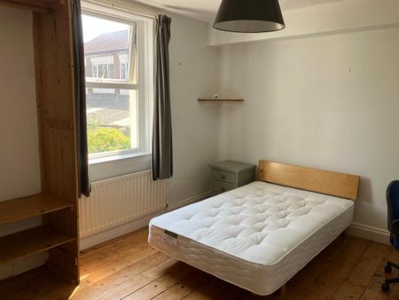 4 bedroom terraced house to rent - Photo 4