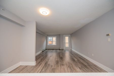 Barrington Terrace - Photo 2