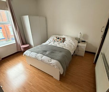 2 Bed Terraced House, Sheffield, S8 - Photo 5