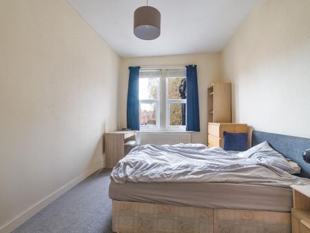 4 bedroom terraced house to rent - Photo 2