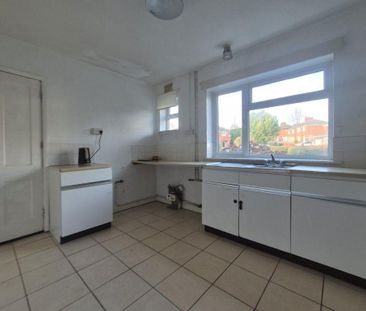 3 bedroom semi-detached house to rent - Photo 6