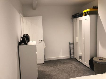 1 Bed End Terrace, Haleys Yard, LS13 - Photo 3