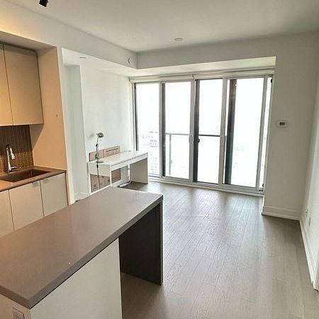 For Lease - 7 Grenville Street Unit# 4313, Toronto, Ontario - Photo 1