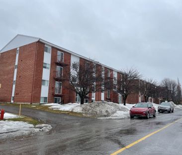 Très Beau Logement 4 ½ Entièrement Rénov - Photo 2