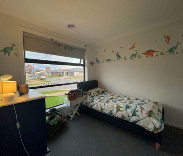 FOUR BEDROOM HOME - LOW MAINTENANCE! - Photo 6