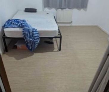 Room in a Shared Flat, Horatio Place, E14 - Photo 1